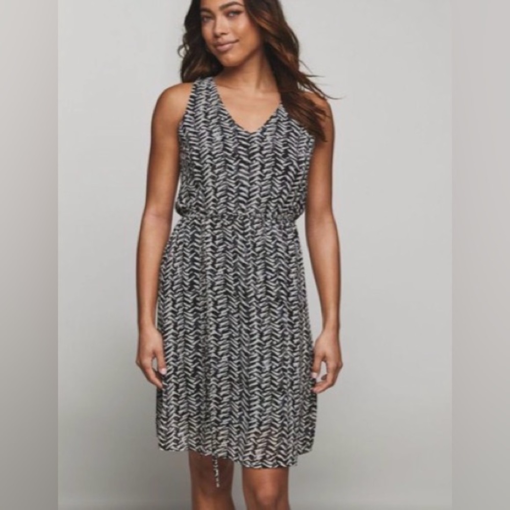 Studio Black and White Patterned Midi Dress